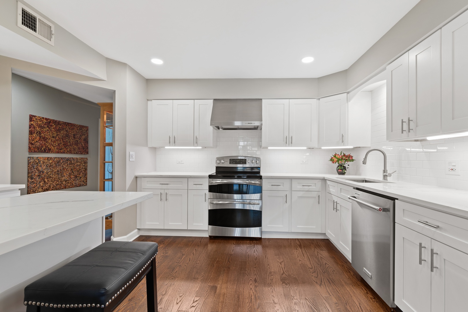 3950 Dundee Road, Unit 305 Northbrook, IL 60062 - Photo 4 of 26