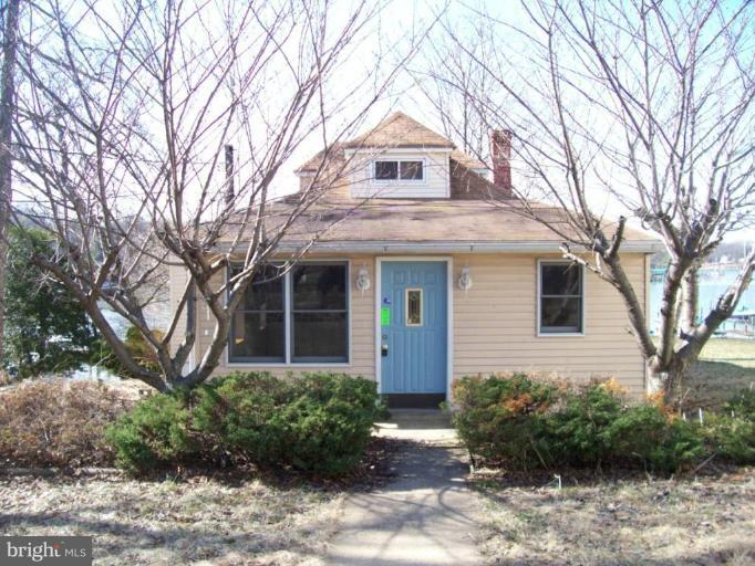 238 Beachwood Road Pasadena, MD 21122 - Photo 1 of 8 Exterior (Main)