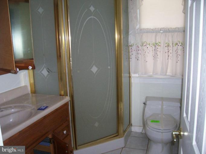 238 Beachwood Road Pasadena, MD 21122 - Photo 5 of 8 Bath #2