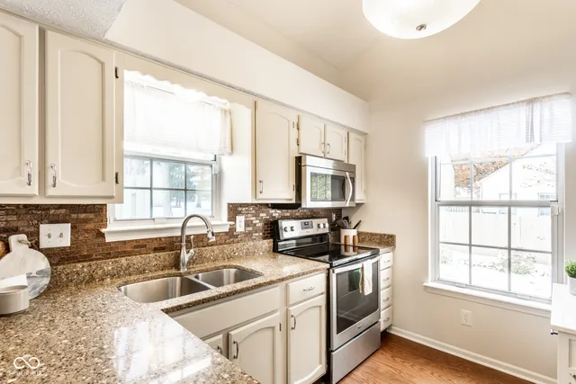 $275,000 | 9677 Pine Ridge E Drive, Fishers, IN 46038