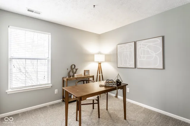 $275,000 | 9677 Pine Ridge E Drive, Fishers, IN 46038