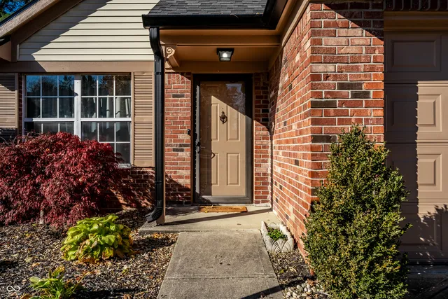 $275,000 | 9677 Pine Ridge E Drive, Fishers, IN 46038