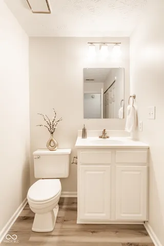 $275,000 | 9677 Pine Ridge E Drive, Fishers, IN 46038