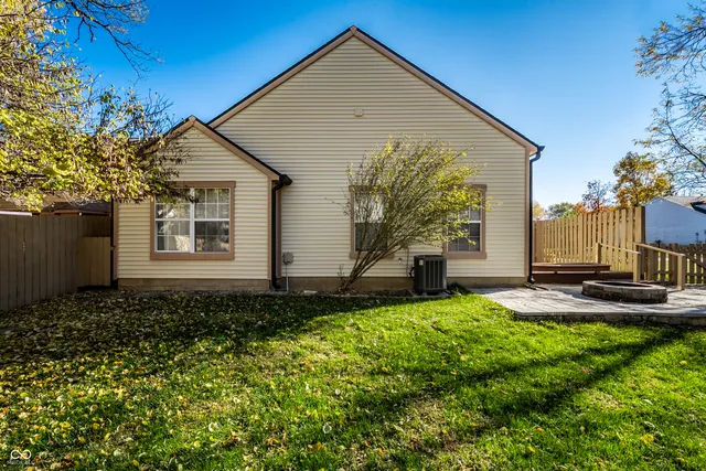 $275,000 | 9677 Pine Ridge E Drive, Fishers, IN 46038