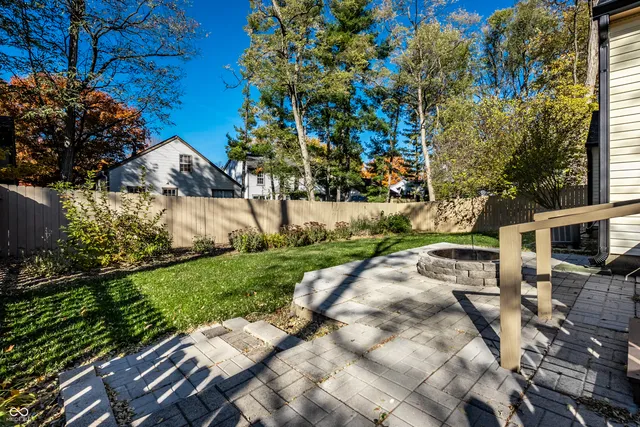 $275,000 | 9677 Pine Ridge E Drive, Fishers, IN 46038