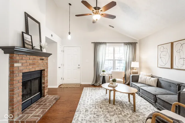 $275,000 | 9677 Pine Ridge E Drive, Fishers, IN 46038