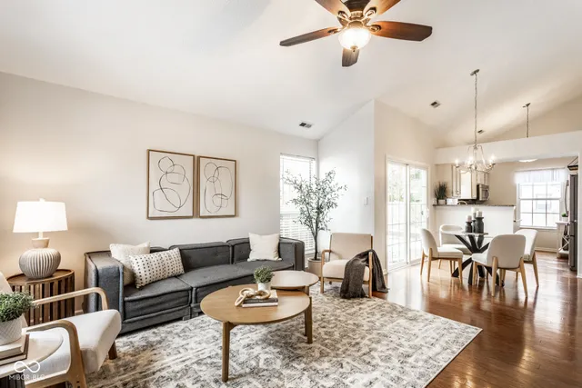 $275,000 | 9677 Pine Ridge E Drive, Fishers, IN 46038