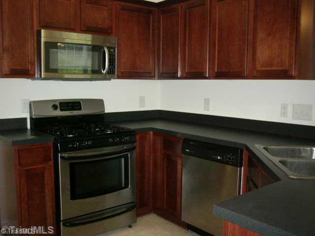 2233 Rindle Drive High Point, NC 27262 - Photo 6 of 16 Kitchen.
