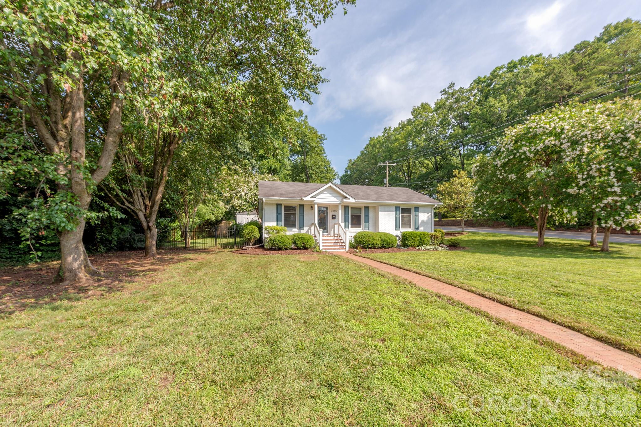3600 Litchfield Road Charlotte, NC 28211 - Photo 2 of 26