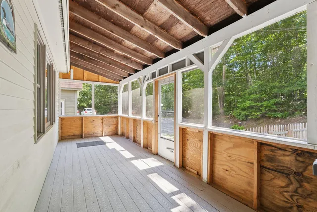 $550,000 | 1569 Roosevelt Trail, Raymond, ME 04071