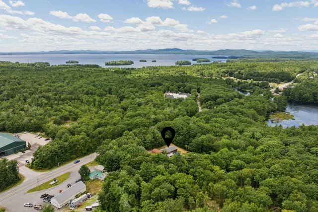 $550,000 | 1569 Roosevelt Trail, Raymond, ME 04071