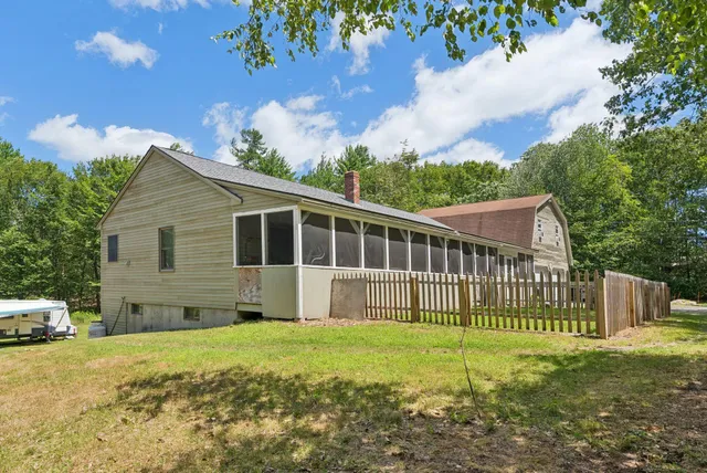 $550,000 | 1569 Roosevelt Trail, Raymond, ME 04071