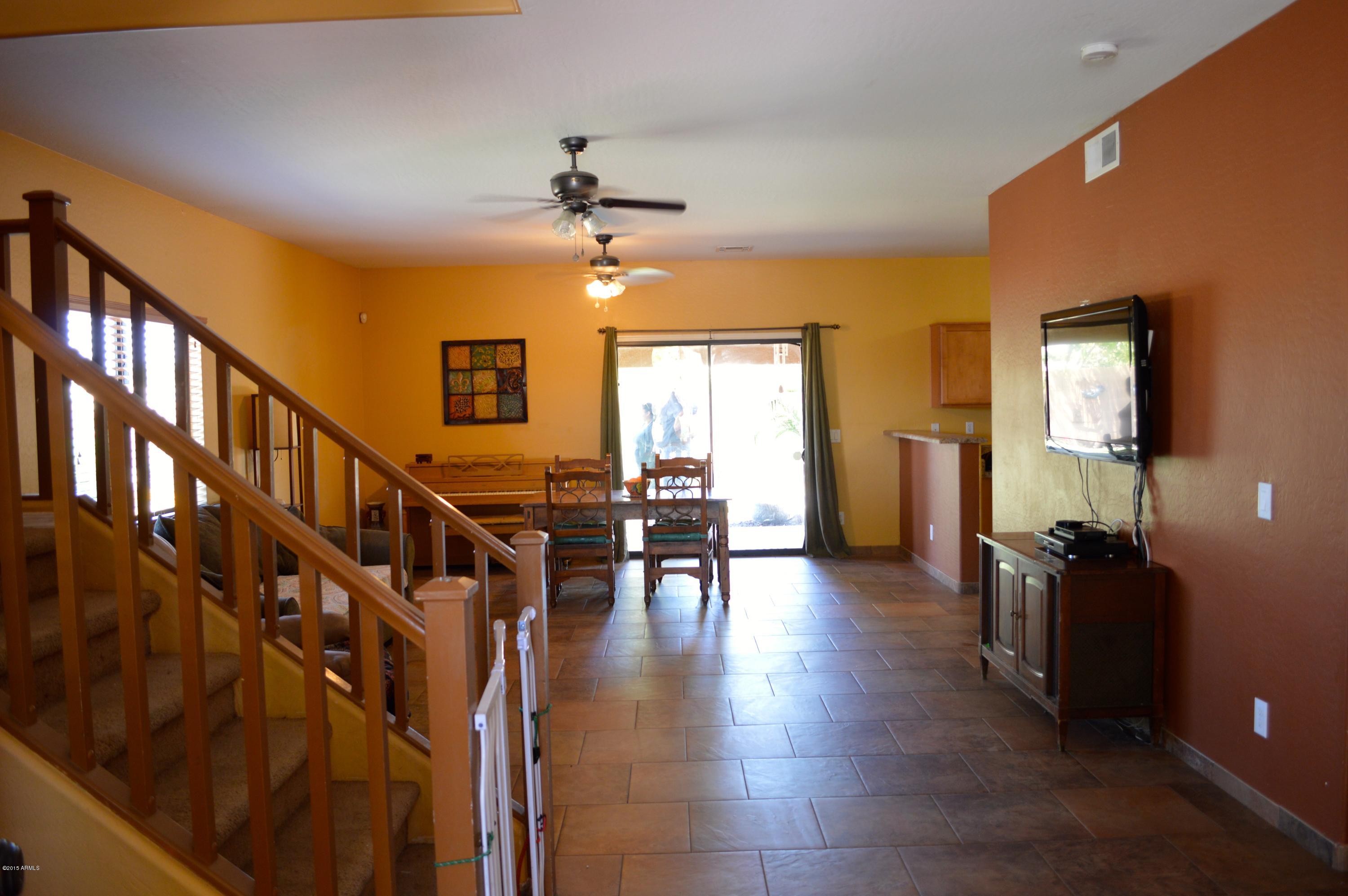 1112 West Carson Road Phoenix, AZ 85041 - Photo 7 of 40 Family Room