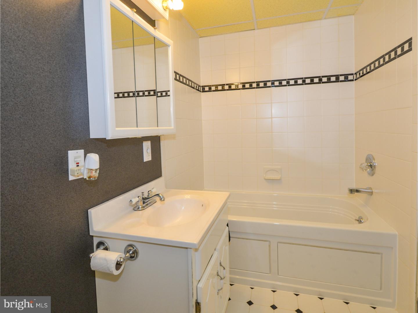 625 Pinney Road Huntingdon Valley, PA 19006 - Photo 18 of 25 Gallery Image 18