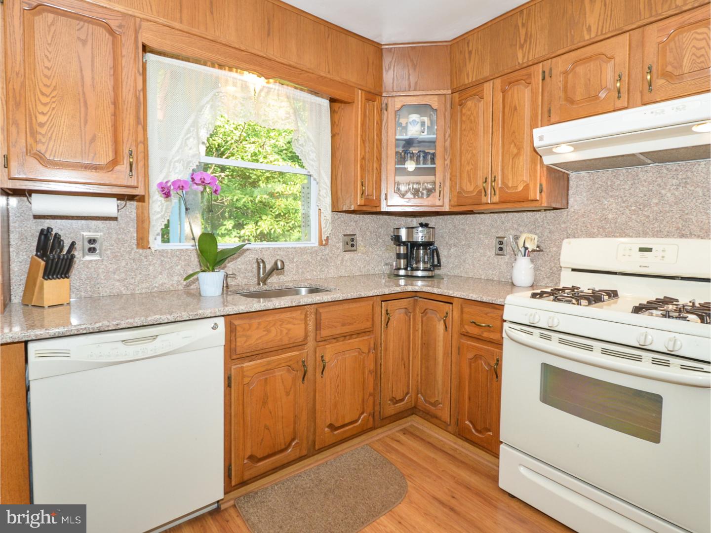 625 Pinney Road Huntingdon Valley, PA 19006 - Photo 8 of 25 Gallery Image 8