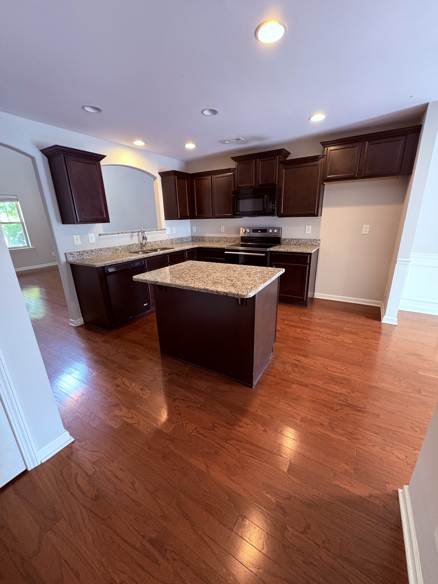 175 Saxony Way Gallatin, TN 37066 - Photo 8 of 32