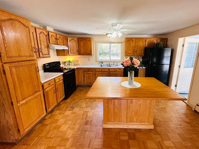 $499,900 | 15 South Plain Road, Sunderland, MA 01375