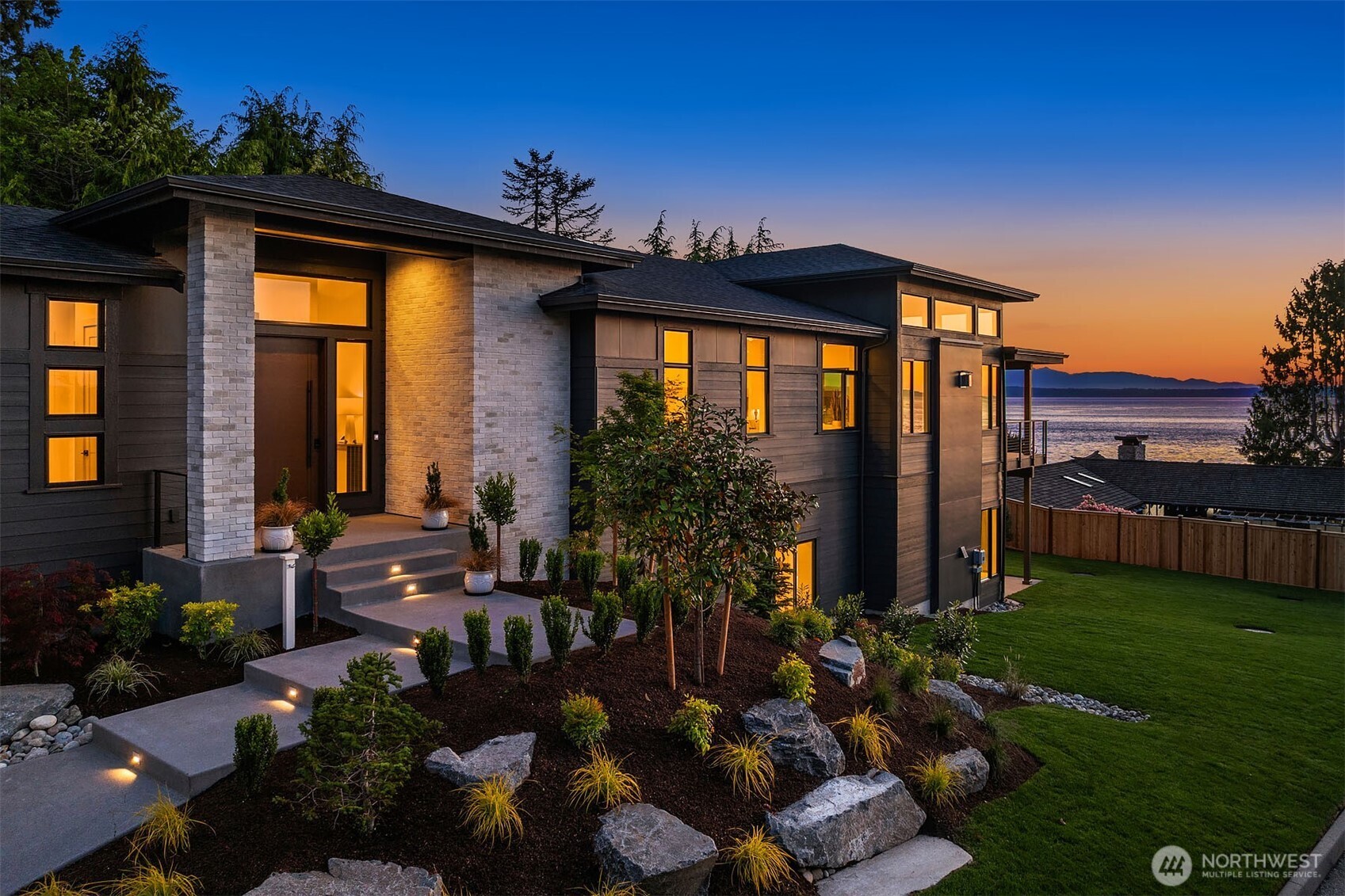 17626 Talbot Road Edmonds, WA 98026 - Photo 4 of 40