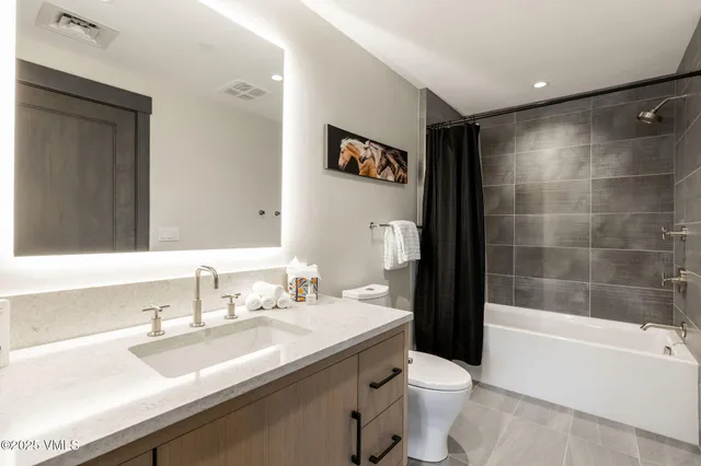 $2,050,000 | 42 Riverfront Lane, Unit 206, Avon, CO 81620