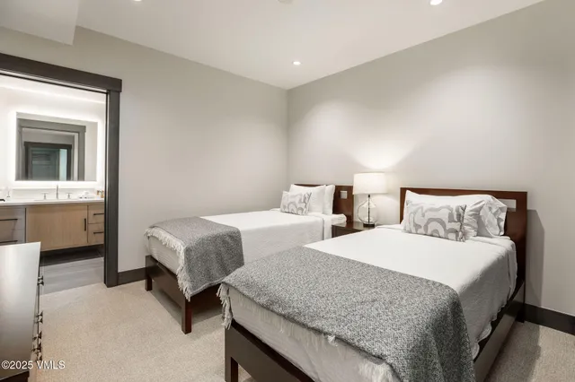 $2,050,000 | 42 Riverfront Lane, Unit 206, Avon, CO 81620