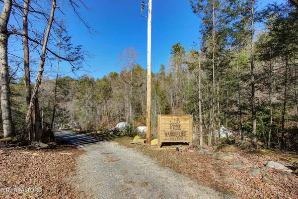 $715,000 | 910 Windy Hill Way, Cosby, TN 37722