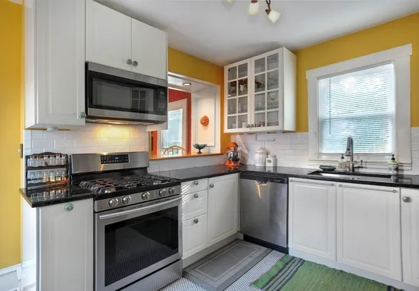 $949,000 | 14 Highland Avenue, Hull, MA 02045