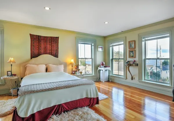 $949,000 | 14 Highland Avenue, Hull, MA 02045