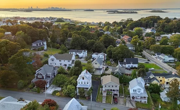 $949,000 | 14 Highland Avenue, Hull, MA 02045