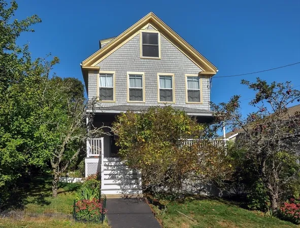 $949,000 | 14 Highland Avenue, Hull, MA 02045