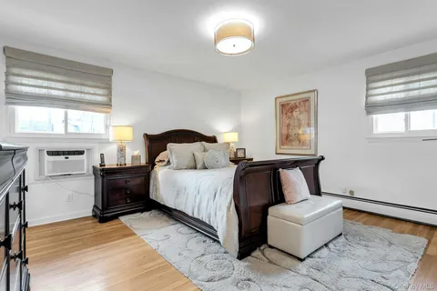 $879,000 | 17 Meadowfield Lane, Glen Cove, NY 11542