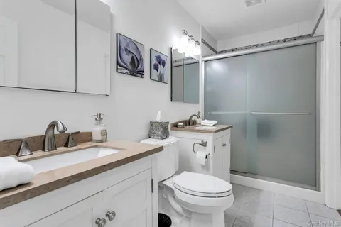 $879,000 | 17 Meadowfield Lane, Glen Cove, NY 11542