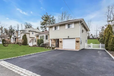 $879,000 | 17 Meadowfield Lane, Glen Cove, NY 11542