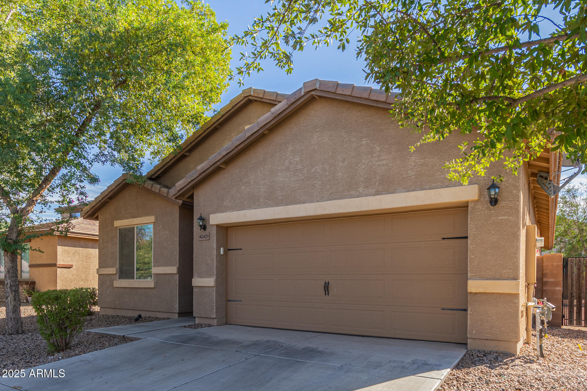 42429 Sussex Road Maricopa, AZ 85138 - Photo 2 of 31 06-Sussex