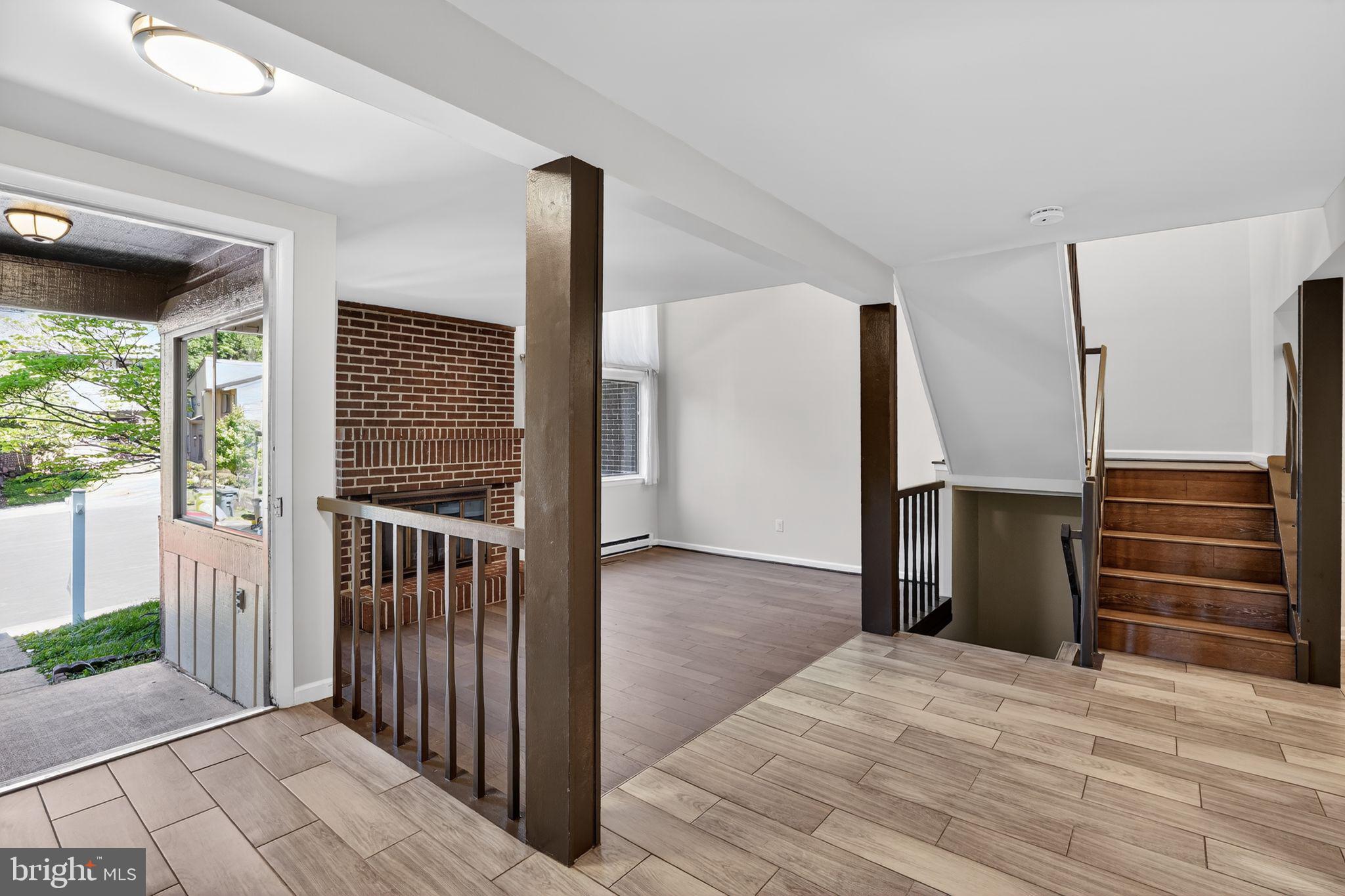 2173 Glencourse Lane Reston, VA 20191 - Photo 5 of 32 Gallery Image 5