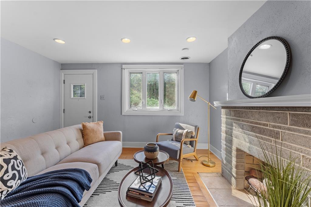 7 Greeley Street Pittsburgh, PA 15203 - Photo 3 of 19