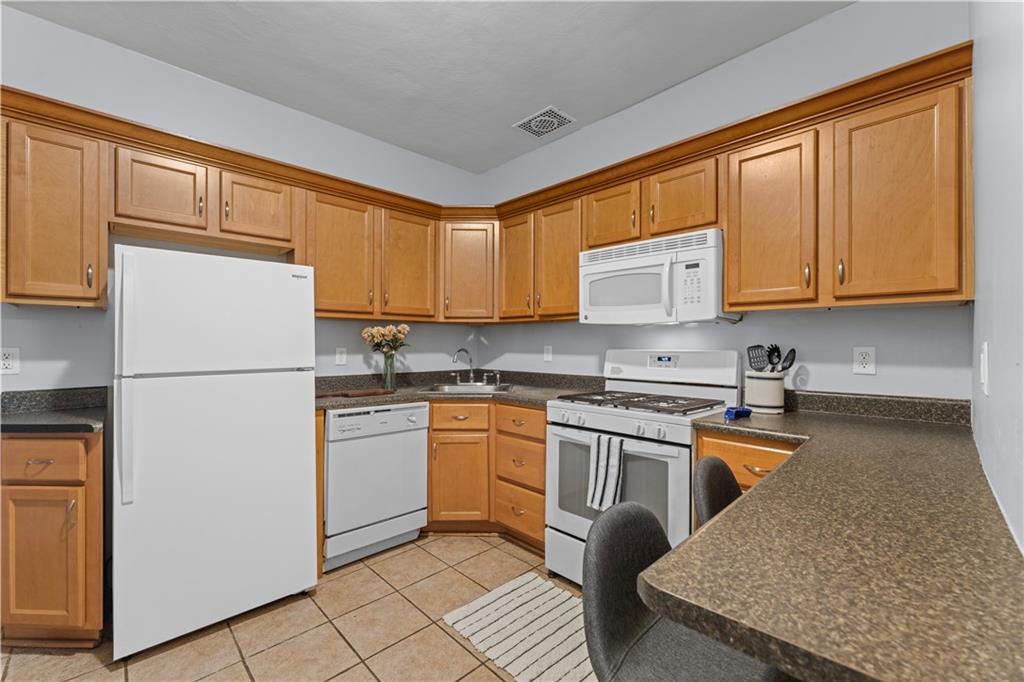 7 Greeley Street Pittsburgh, PA 15203 - Photo 6 of 19