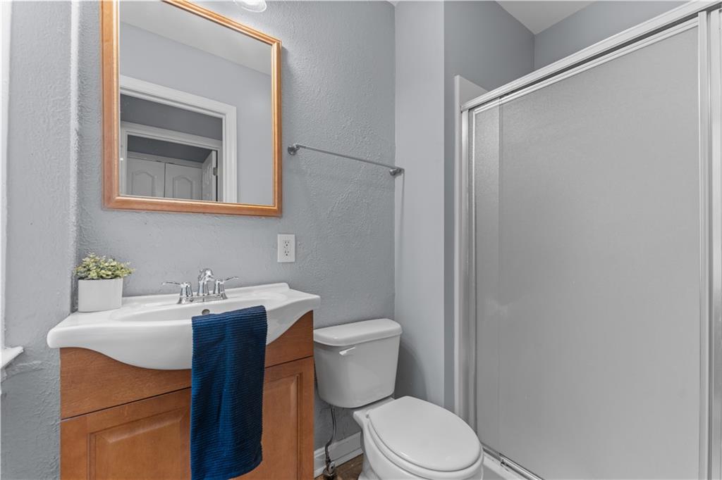 7 Greeley Street Pittsburgh, PA 15203 - Photo 8 of 19 Main Level Bathroom