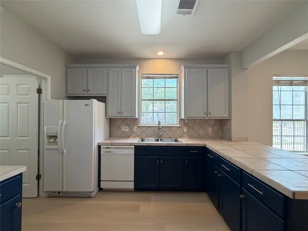 $3,200 | 5101 Avenue H, Austin, TX 78751