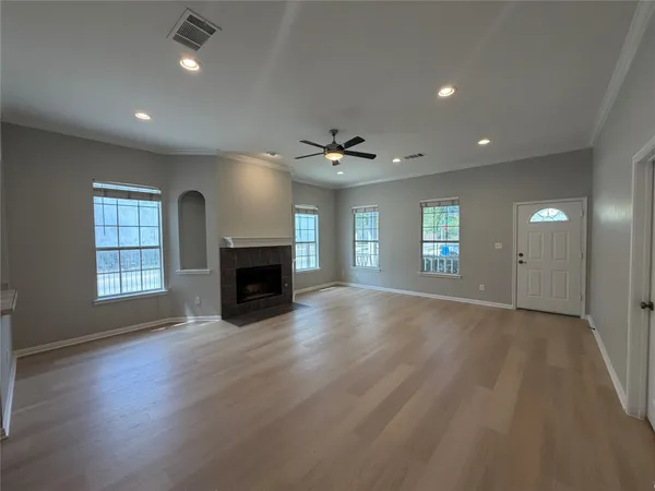 $3,200 | 5101 Avenue H, Austin, TX 78751