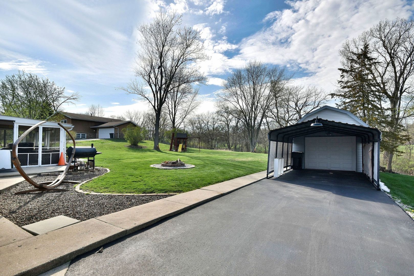 18824 Ruth Drive Mokena, IL 60448 - Photo 28 of 29 a view of a house with a entertaining space