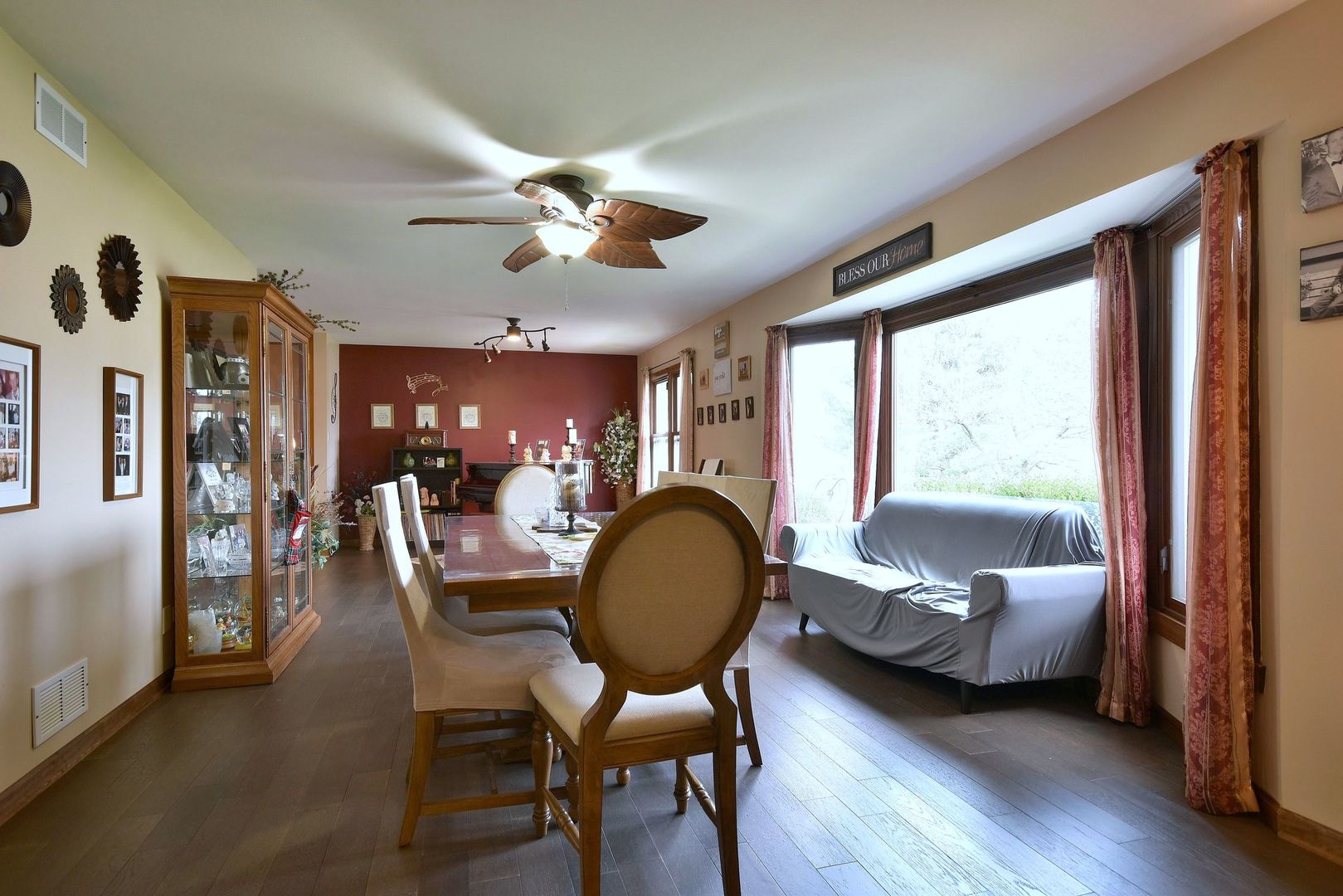 18824 Ruth Drive Mokena, IL 60448 - Photo 6 of 29 a living room with furniture and a large window