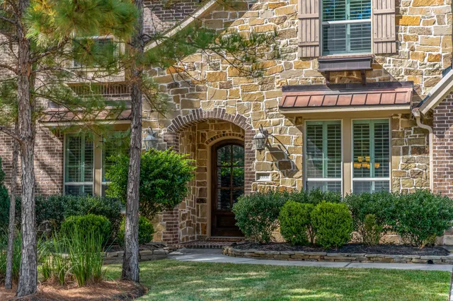 $660,000 | 33931 Mill Creek Way, Pinehurst, TX 77362