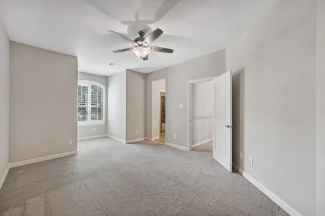 $660,000 | 33931 Mill Creek Way, Pinehurst, TX 77362