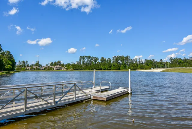 $660,000 | 33931 Mill Creek Way, Pinehurst, TX 77362