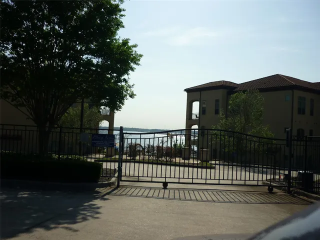 $275,000 | 17040 West Fm 1097 Road, Unit 5202, Montgomery, TX 77356