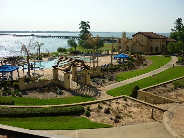 $275,000 | 17040 West Fm 1097 Road, Unit 5202, Montgomery, TX 77356