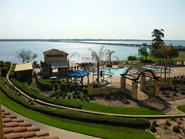 $275,000 | 17040 West Fm 1097 Road, Unit 5202, Montgomery, TX 77356