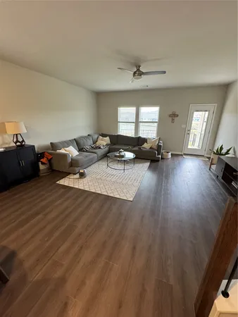 $2,975 | 429 El Capitan Loop, Dripping Springs, TX 78620