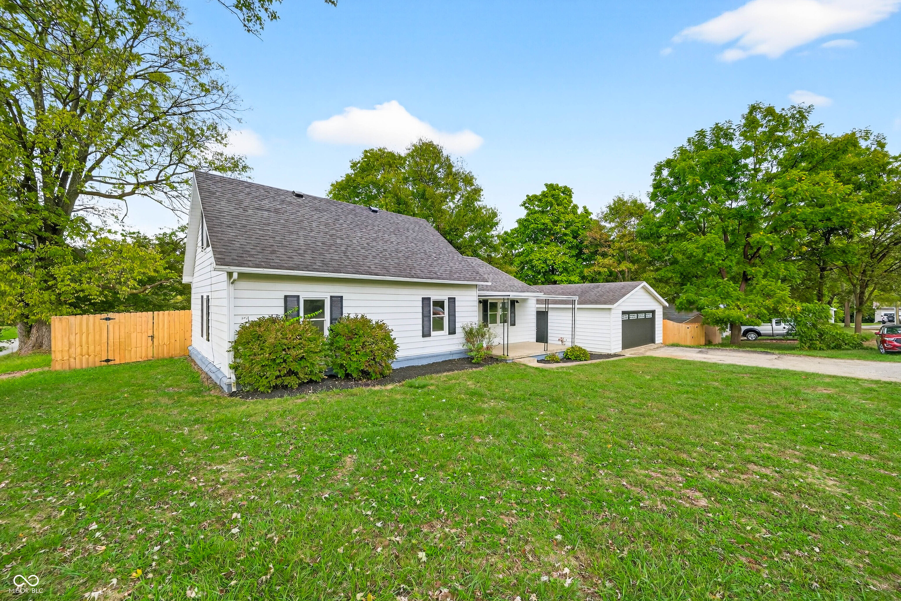 7951 South Nineveh Road Nineveh, IN 46164 - Photo 4 of 48