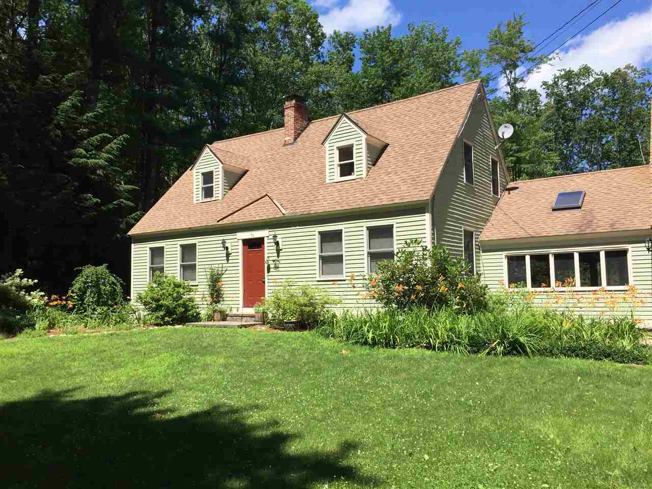 56 Robbins Road Wilton, NH 03086 - Photo 2 of 31